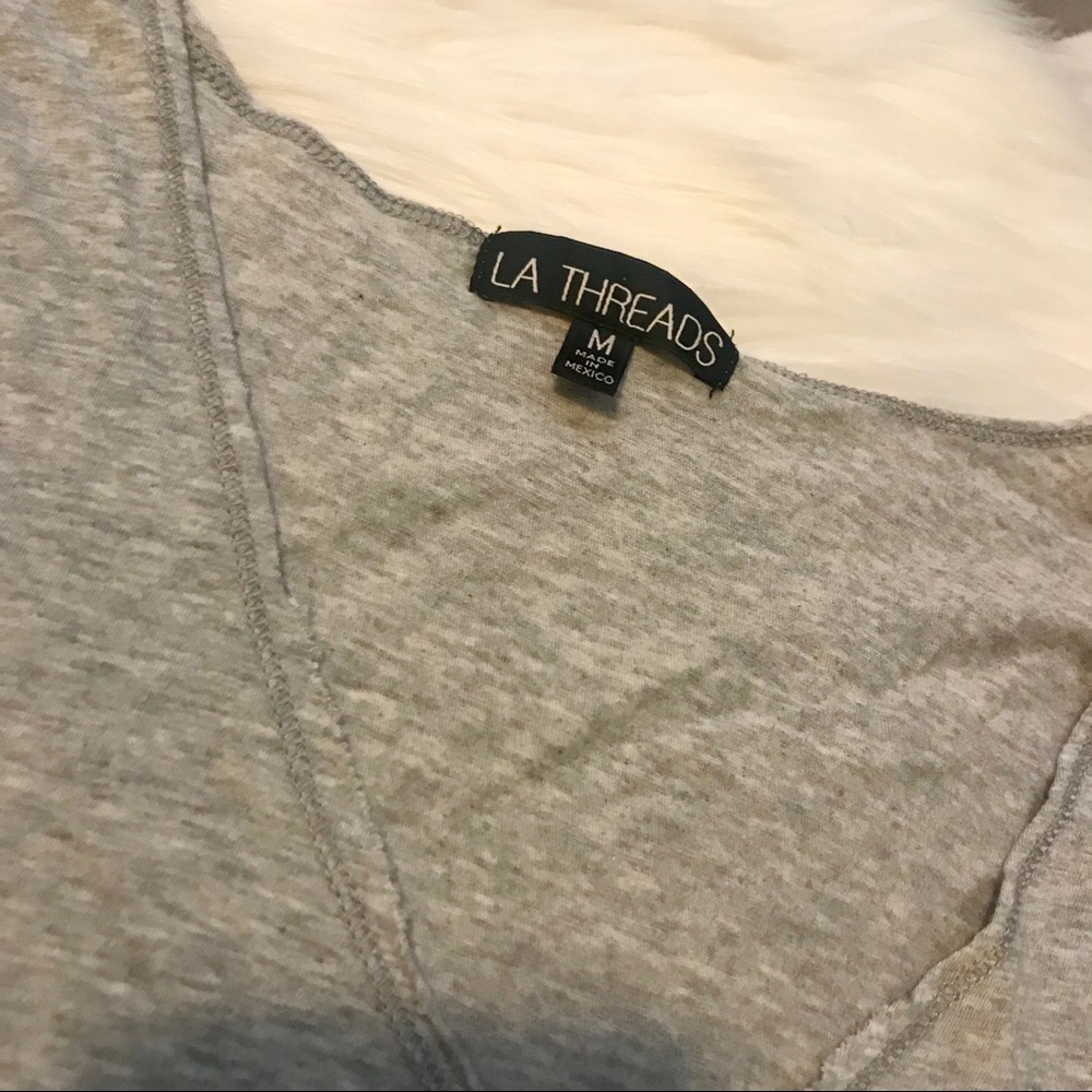 🖤 LA Threads Tee - Picture 2 of 5